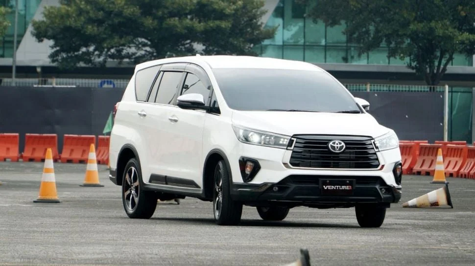 rental mobil Kijang